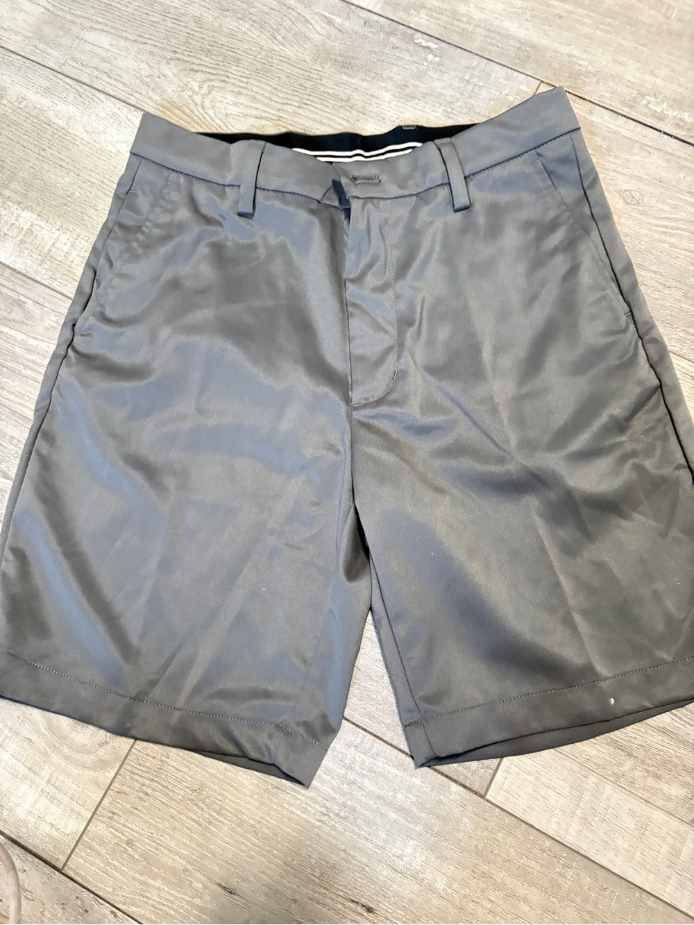 Amazon Essentials Men's Gray Flat Front Performance Shorts